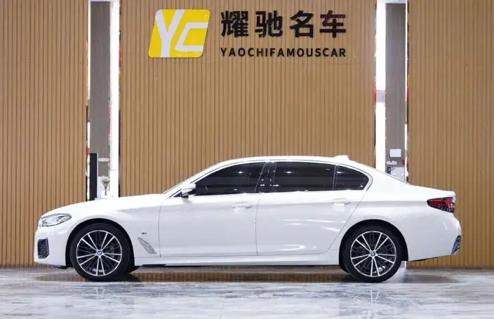 BMW 5 Series 2023 Model 530Li Leading Model M Sports Set – фото 3