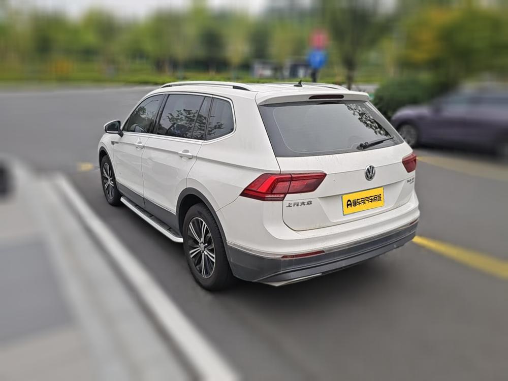 Volkswagen Tiguan L 2018 модификация комплектация 380TSI автоматическое 4WD Deluxe Edition