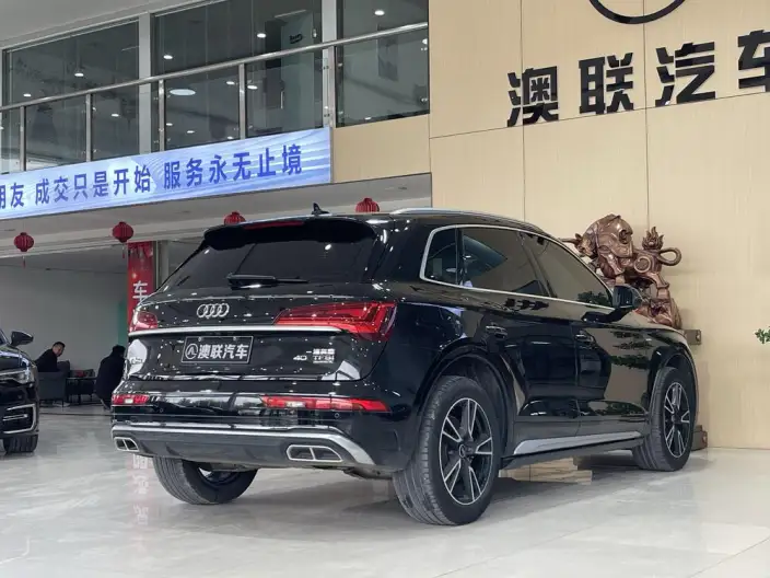 Audi Q5L 2022 Model 40T Fashion Dynamic Model – фото 6