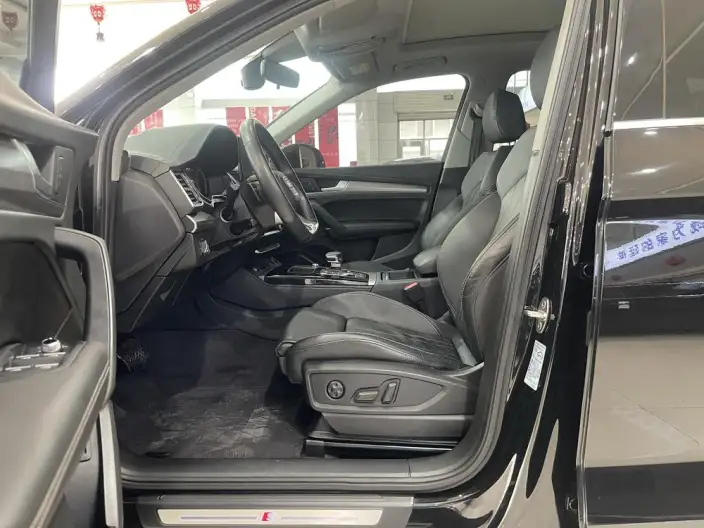 Audi Q5L 2022 Model 40T Fashion Dynamic Model – фото 8