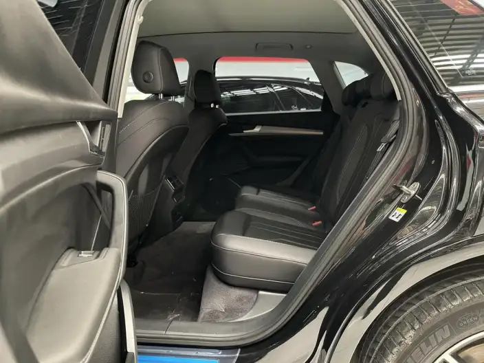 Audi Q5L 2022 Model 40T Fashion Dynamic Model – фото 9