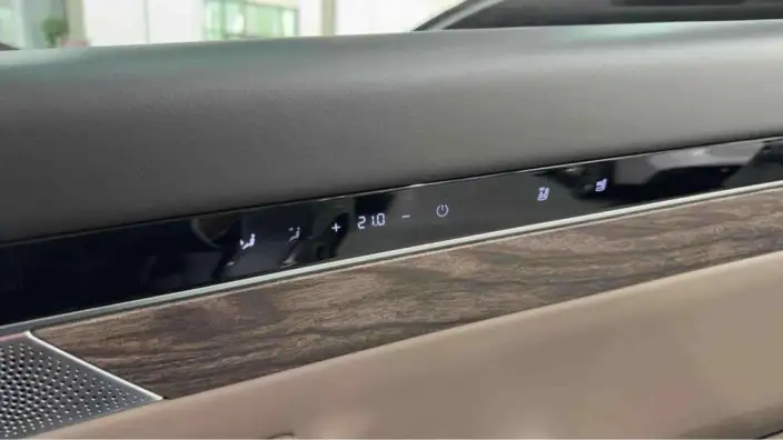 Luxeed R7 2025 Model Extended Range 53.4kWh Max Rear Drive Edition – фото 8
