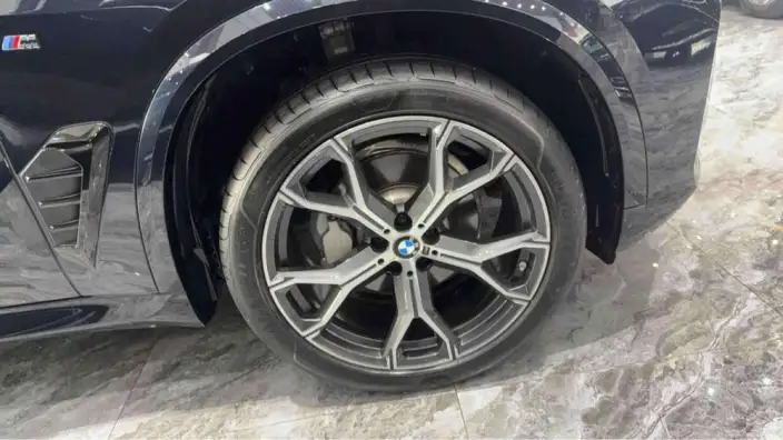 BMW X5 2023 Model xDrive30Li Exclusive Model M Sports Night Set – фото 5