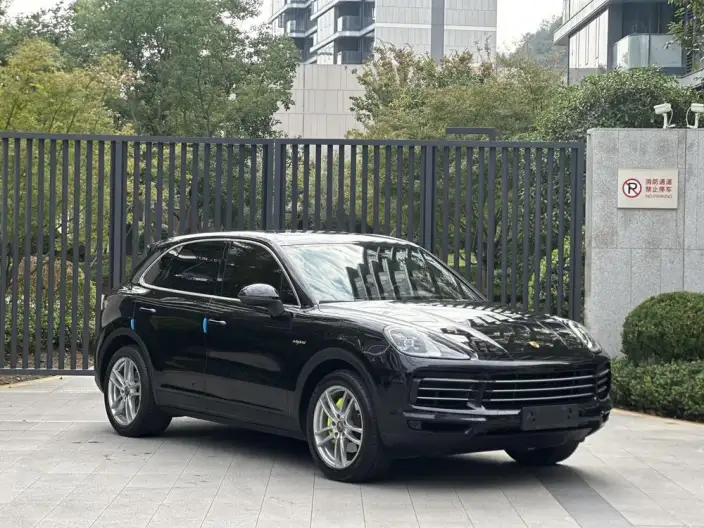 Cayenne E-Hybrid 2021 Model Cayenne E-Hybrid 2.0T – фото 3