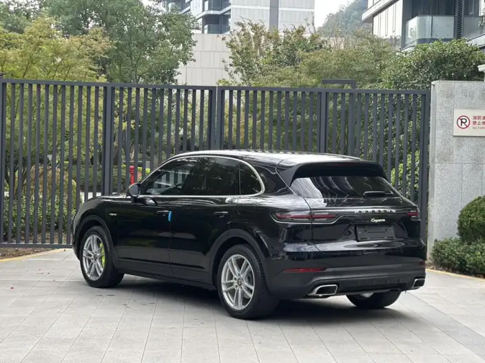 Cayenne E-Hybrid 2021 Model Cayenne E-Hybrid 2.0T – фото 4