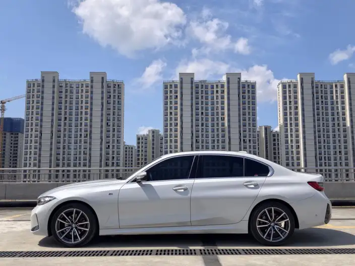 BMW 3 Series 2023 Model 325Li M Sports Set – фото 3