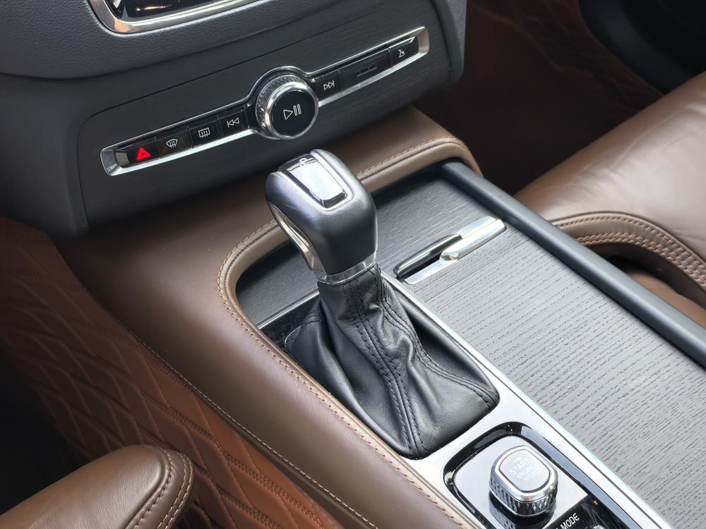 Volvo XC90 2020 модификация T6 4WD Smart Elegance Deluxe Edition 7 seat – фото 15