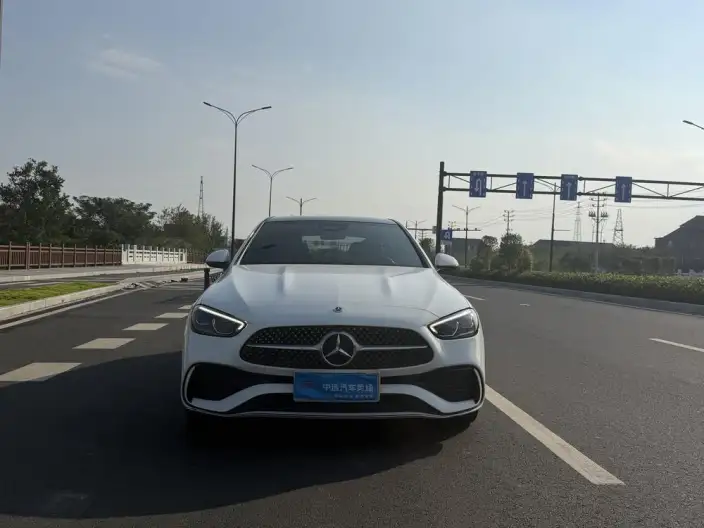 Mercedes-Benz C-Class 2023 Model C 260 L Sports Edition – фото 2