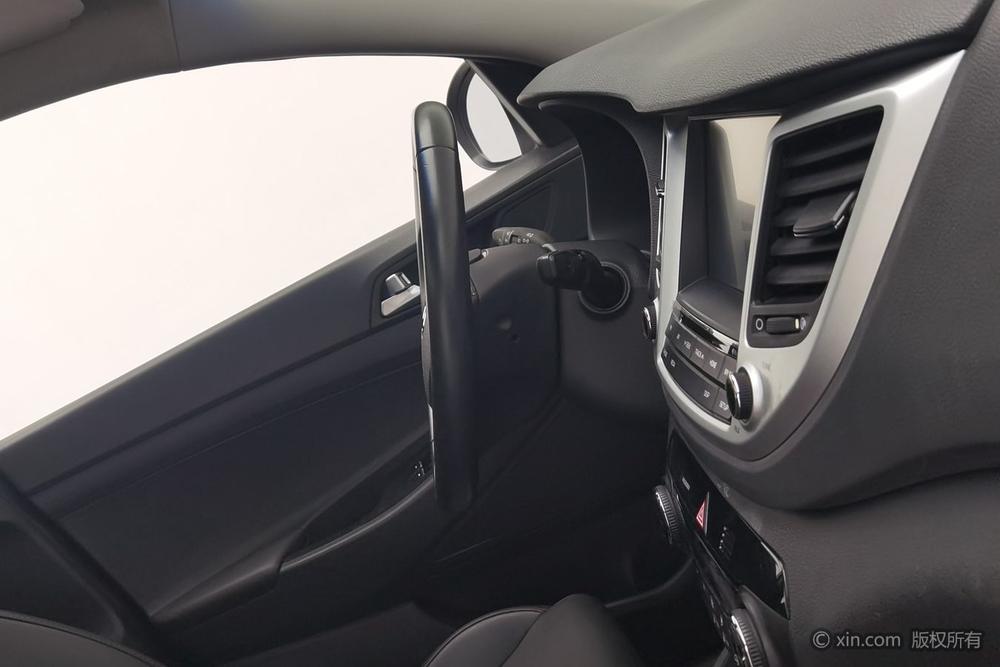 Hyundai Tucson 2015 1.6T DCT 2WD Smart – фото 11