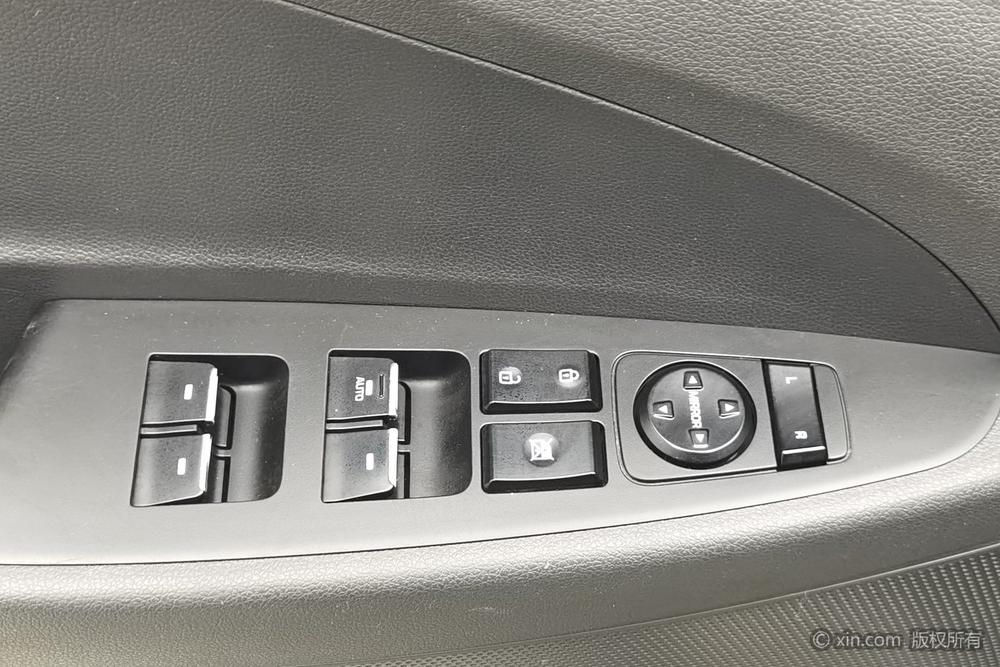 Hyundai Tucson 2015 1.6T DCT 2WD Smart – фото 23