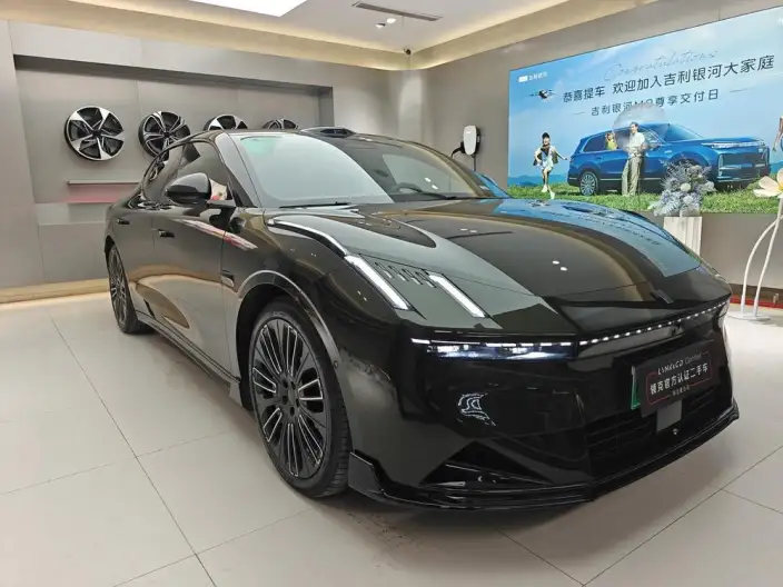 Lynk & Co 10 EM-P 2025 Model 240 4WD Ultra Sports Edition