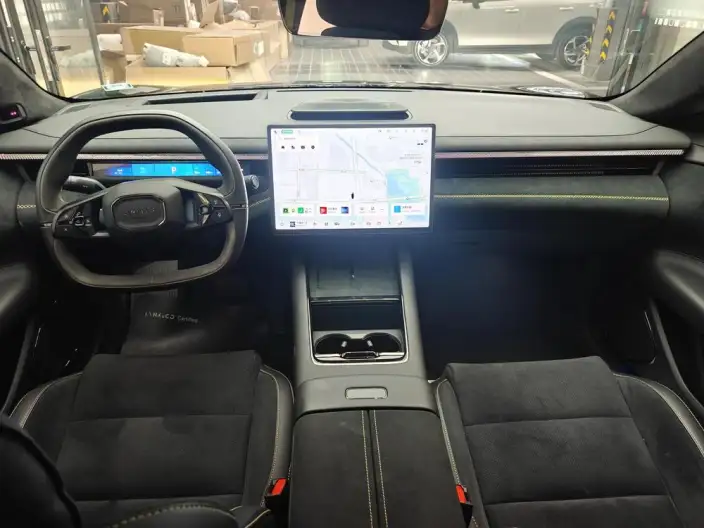 Lynk & Co 10 EM-P 2025 Model 240 4WD Ultra Sports Edition – фото 9