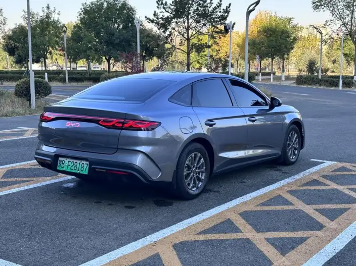 QinL DM 2024 Model DM-i 80KM Leading Model – фото 6