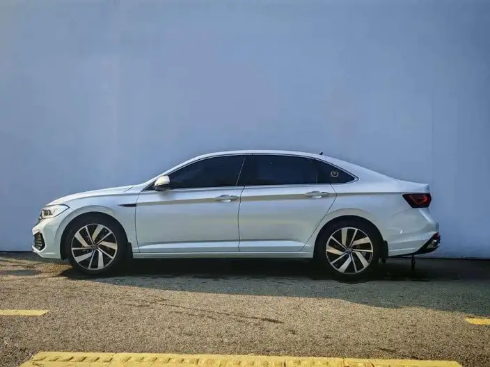Volkswagen Sagitar 2023 Model 300TSI DSG Superior Edition – фото 3