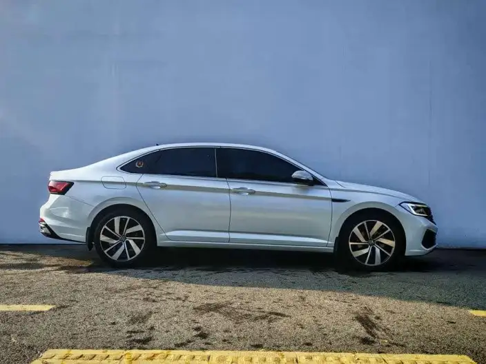 Volkswagen Sagitar 2023 Model 300TSI DSG Superior Edition – фото 6