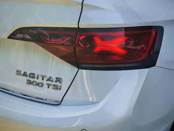 Volkswagen Sagitar 2023 Model 300TSI DSG Superior Edition – фото 8