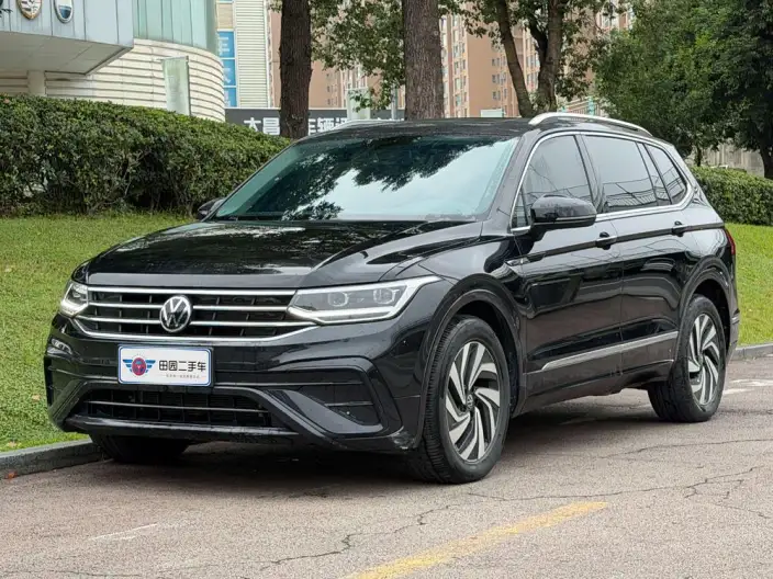 Volkswagen Tiguan L 2023 Model 300TSI 2WD Smart Edition – фото 1