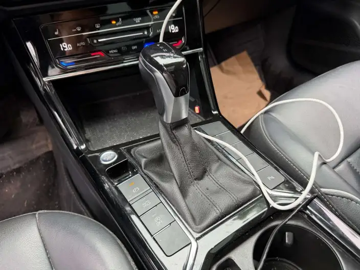 Volkswagen Passat 2023 Model 330TSI Elite Edition – фото 9