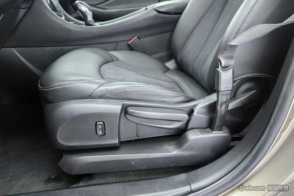 Buick Envision 2018 модификация 20T 2WD Leading – фото 18