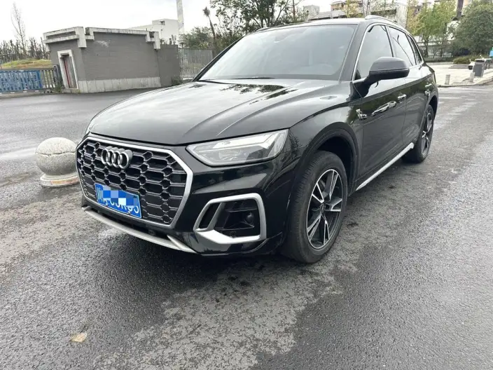Audi Q5L 2024 Model 40TFSI Fashion Dynamic Model – фото 1