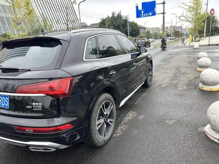 Audi Q5L 2024 Model 40TFSI Fashion Dynamic Model – фото 4