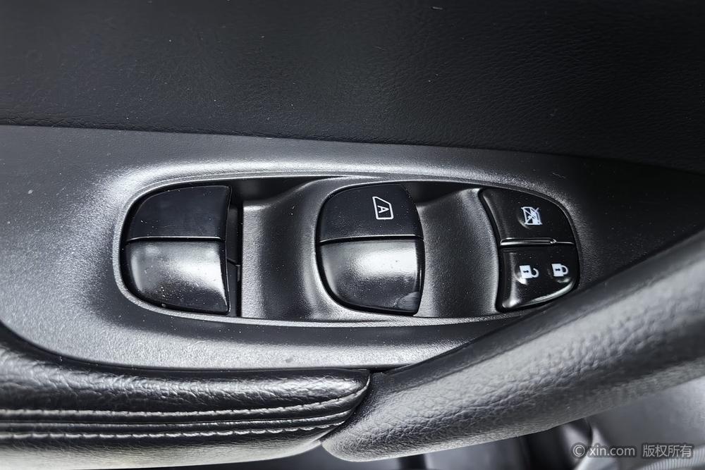 Nissan X-Trail 2014 2.0L CVT Comfort 2WD – фото 22