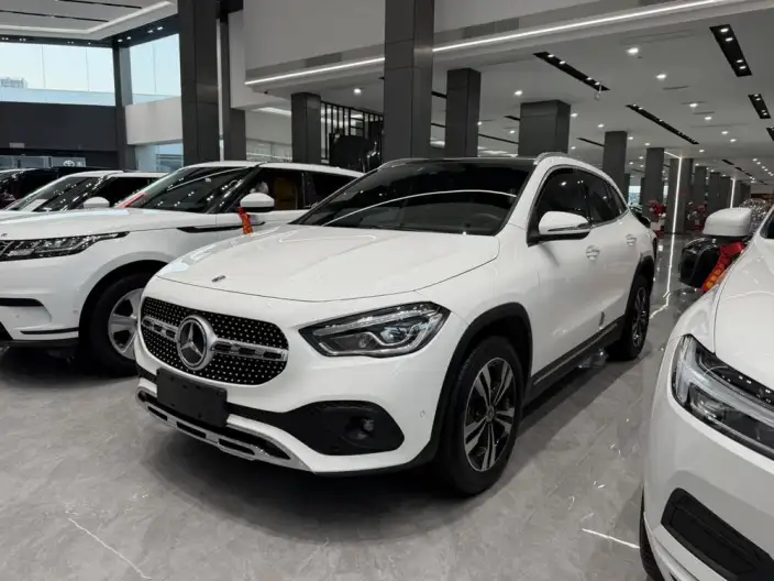 Mercedes-Benz GLA 2022 Model GLA 200 – фото 1