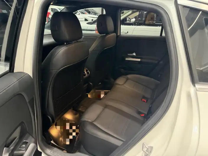 Mercedes-Benz GLA 2022 Model GLA 200 – фото 8