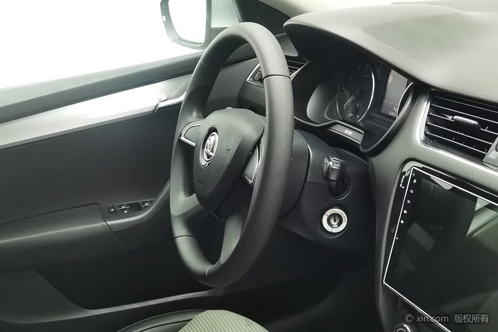Skoda Octavia 2016 модификация 1.6L автоматическое Chuangxing Edition – фото 10