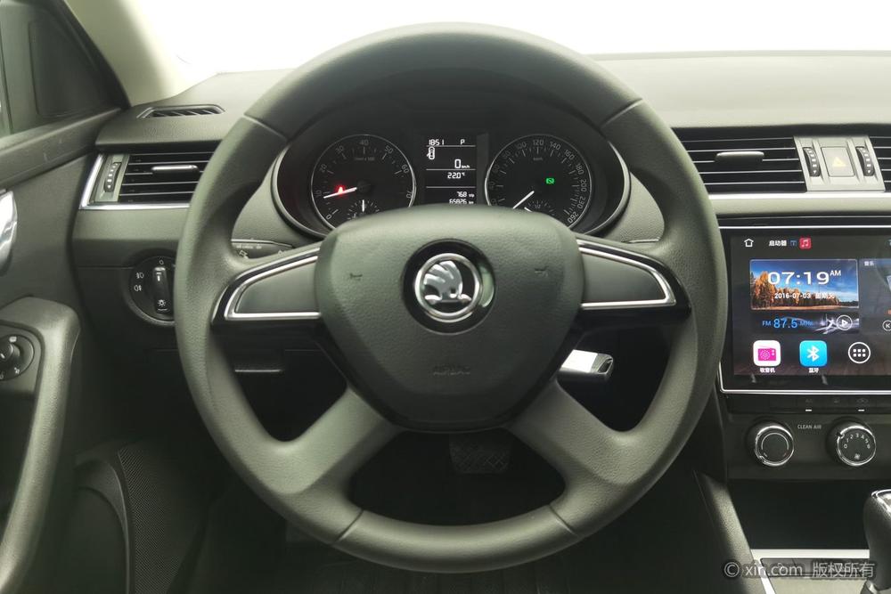 Skoda Octavia 2016 модификация 1.6L автоматическое Chuangxing Edition – фото 15