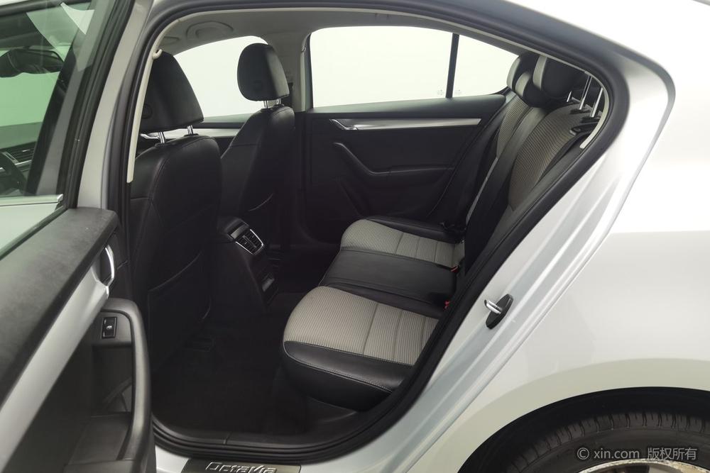 Skoda Octavia 2016 модификация 1.6L автоматическое Chuangxing Edition – фото 20