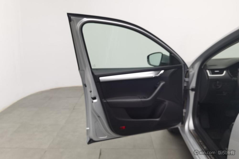 Skoda Octavia 2016 модификация 1.6L автоматическое Chuangxing Edition – фото 22