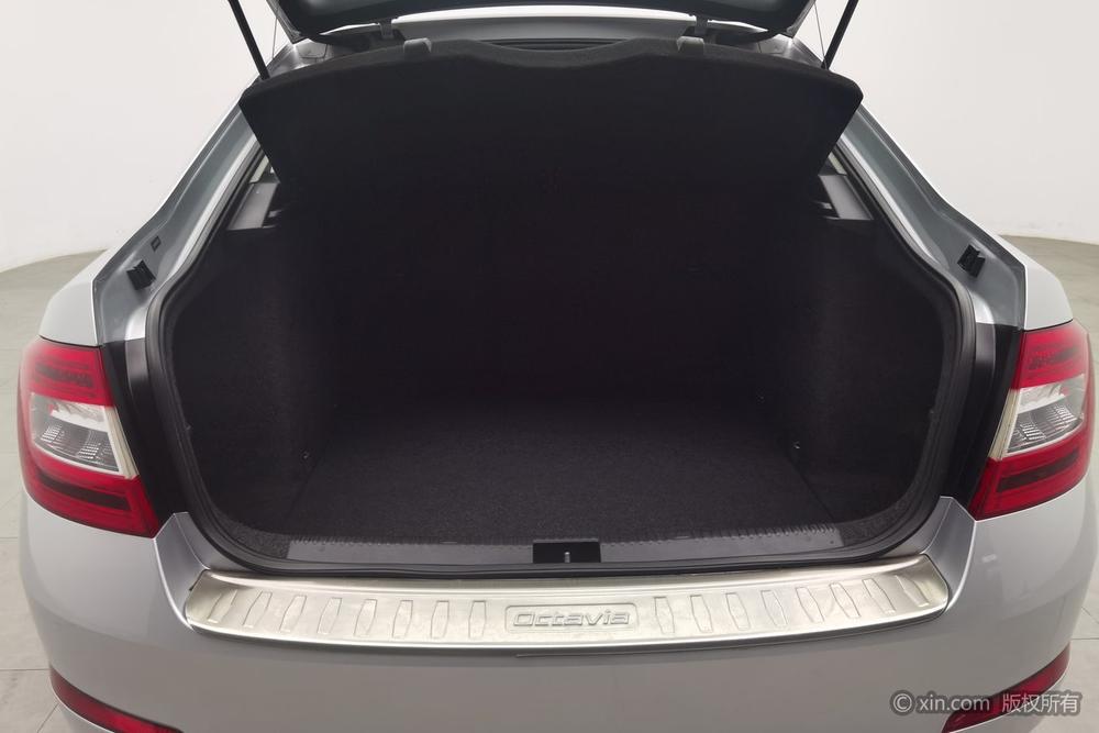 Skoda Octavia 2016 модификация 1.6L автоматическое Chuangxing Edition – фото 24
