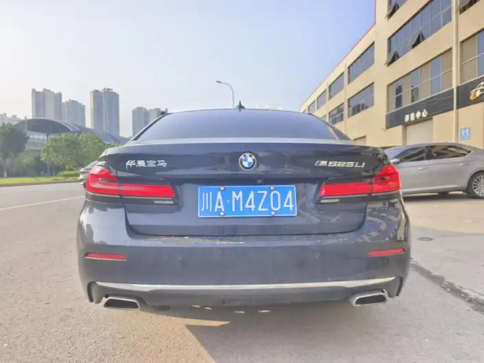 BMW 5 Series 2022 Model 525Li Luxury Set – фото 3