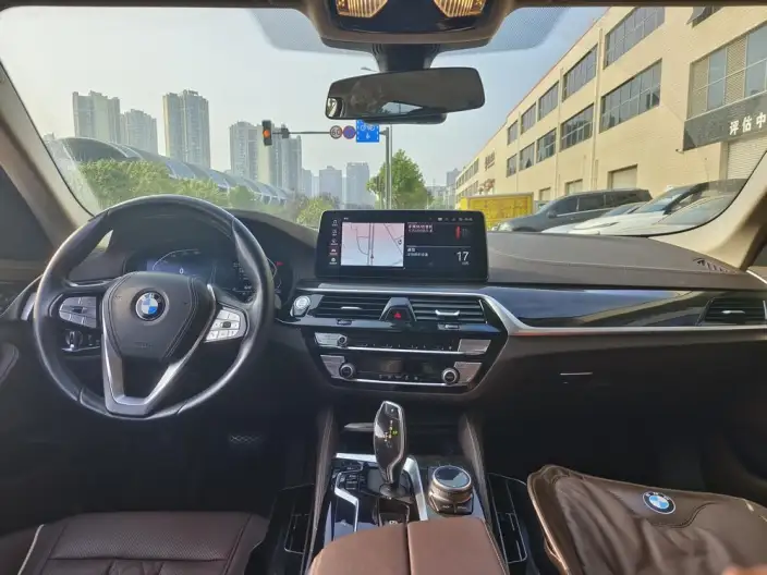 BMW 5 Series 2022 Model 525Li Luxury Set – фото 5