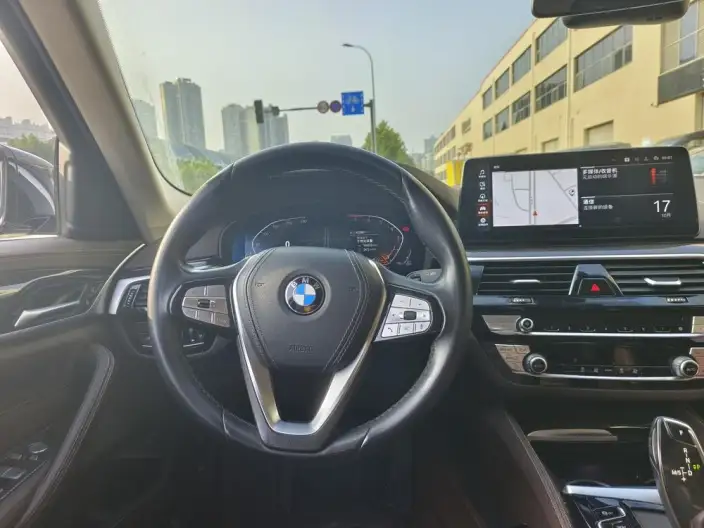BMW 5 Series 2022 Model 525Li Luxury Set – фото 7