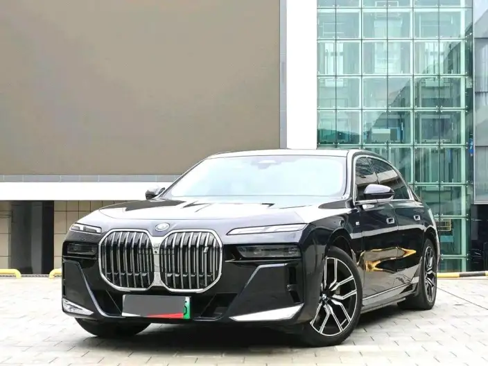 BMW i7 2023 Model eDrive50L Leading Model M Sports Set – фото 1