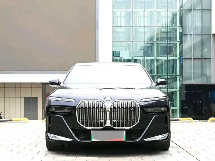 BMW i7 2023 Model eDrive50L Leading Model M Sports Set – фото 2
