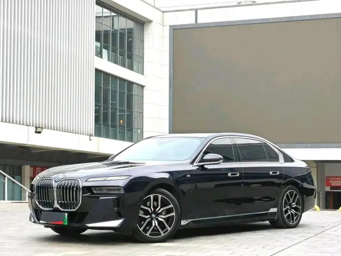 BMW i7 2023 Model eDrive50L Leading Model M Sports Set – фото 6