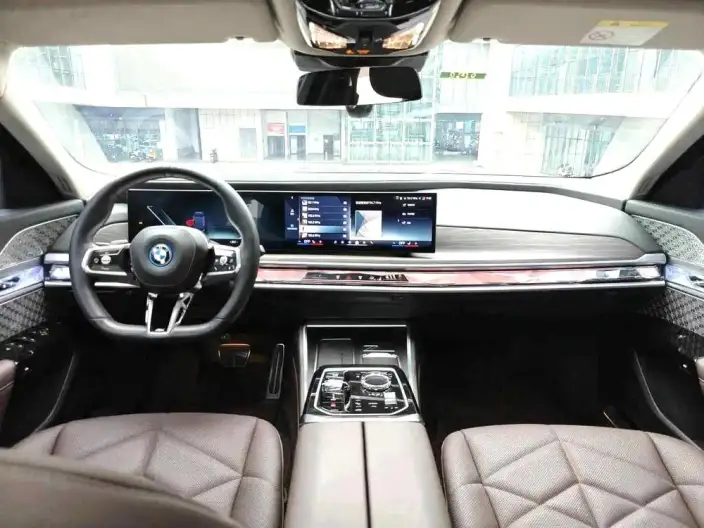 BMW i7 2023 Model eDrive50L Leading Model M Sports Set – фото 7