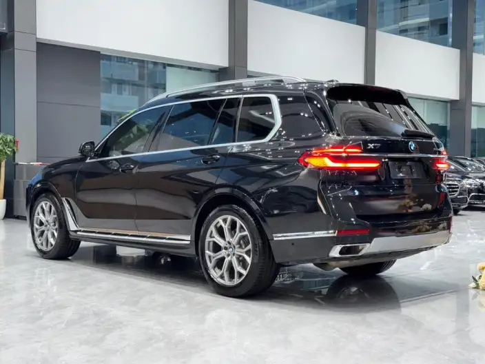 BMW X7 2023 Model xDrive40i Leading Model Luxury Set – фото 3
