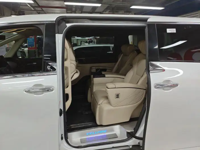 Elfa 2023 Model 2.5L Intelligent Hybrid 4WD Premium Edition – фото 8