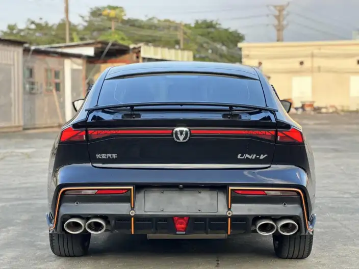Changan UNI-V 2023 Model 1.5T Sports Edition – фото 6
