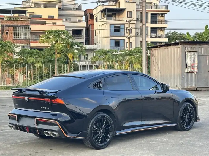 Changan UNI-V 2023 Model 1.5T Sports Edition – фото 7