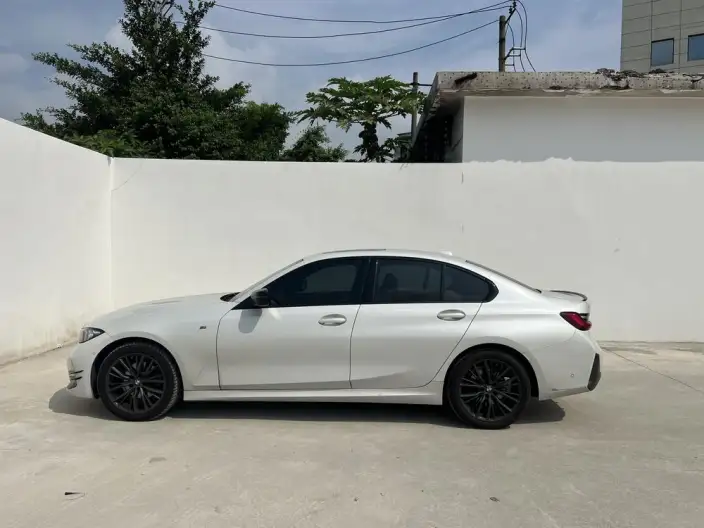 BMW 3 Series 2023 Model 325i M Sports Night Set – фото 3