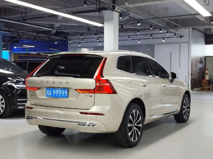 Volvo XC60 2023 Model B5 4WD Smart Elegance Deluxe Edition – фото 5