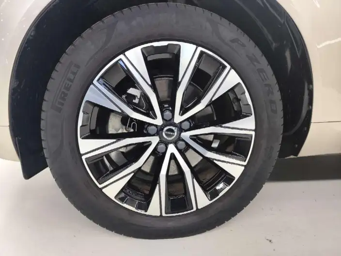 Volvo XC60 2023 Model B5 4WD Smart Elegance Deluxe Edition – фото 8