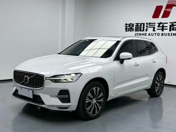 Volvo XC60 2022 Model B5 4WD Smart Range Deluxe Edition – фото 1