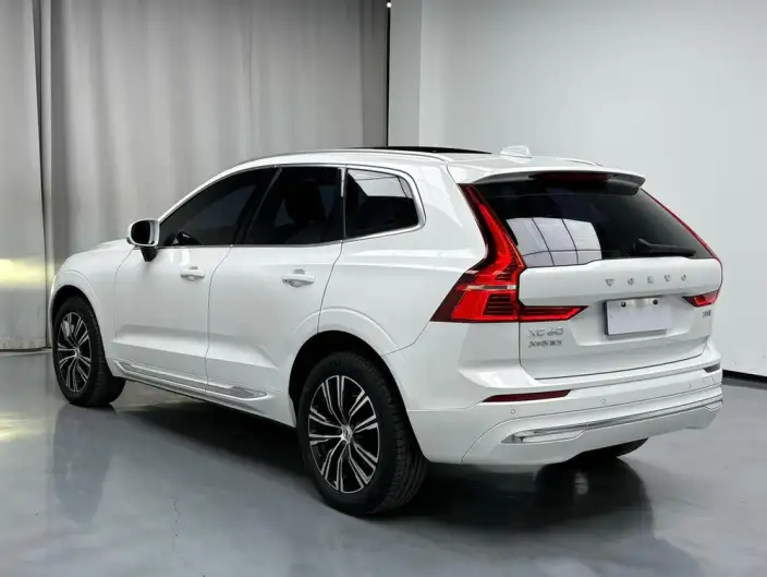 Volvo XC60 2022 Model B5 4WD Smart Range Deluxe Edition – фото 4