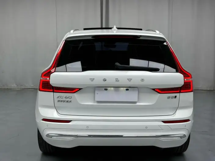 Volvo XC60 2022 Model B5 4WD Smart Range Deluxe Edition – фото 5